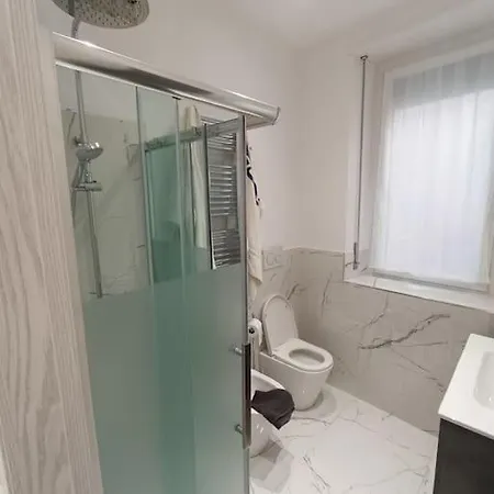 Melody Breeze Apartments-sanremo Apartment